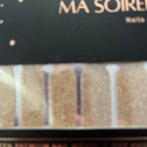 MA SOMIREE Nail Co,              Champagnei 16 strips nail wraps